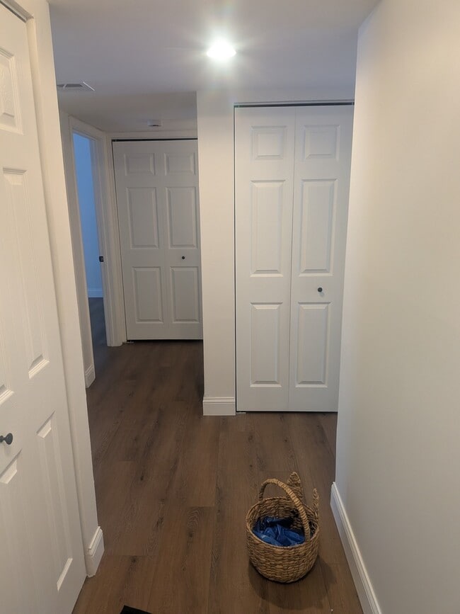 Foto del edificio - 201 E Janata Blvd