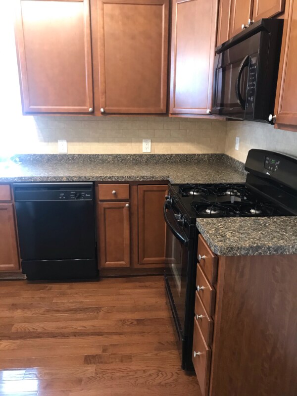 Foto del edificio - 469 Tacoma Ave