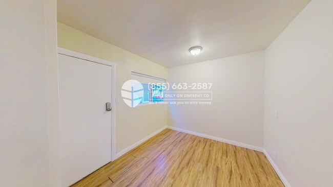 Building Photo - 4055 S Hoover St