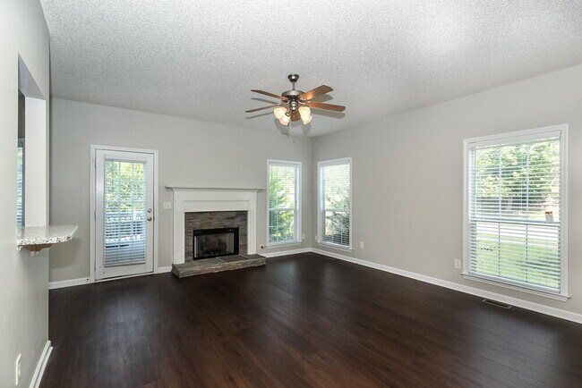 Foto del edificio - 3 Brightling Ln