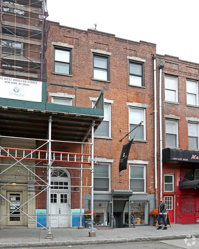Building Photo - 96 W Houston St