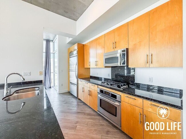 Foto del edificio - 527 Tenth Ave
