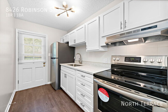 Building Photo - Cozy 1-Bedroom in Overland Park – Your New...