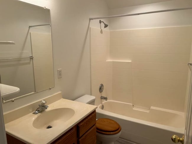 Building Photo - 55 S Pit Ln