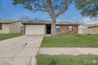 Building Photo - 10022 Deer Hollow Dr