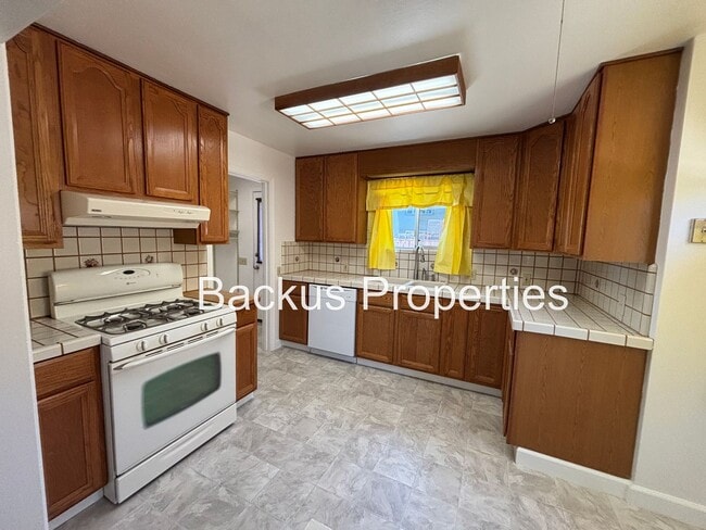Foto del edificio - 613 W Curtis St