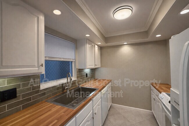 Building Photo - 232 St Augustine Ave