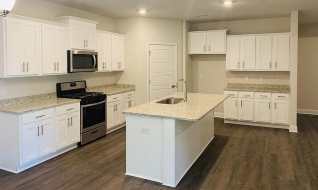 Building Photo - 31180 Semper Dr
