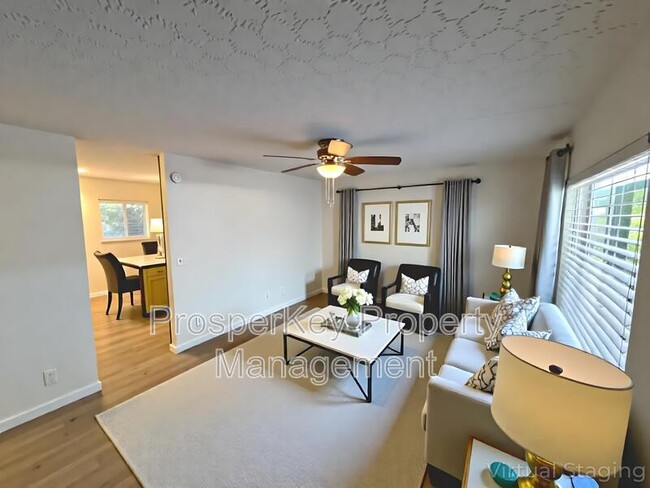 Photo - 630 Ward Pl House