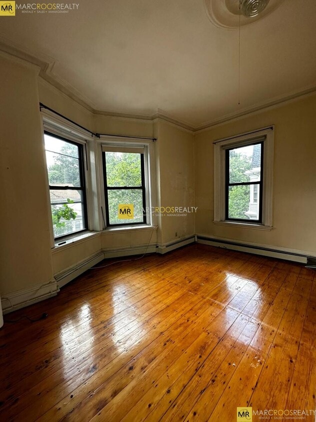 Primary Photo - 183 Harvard St