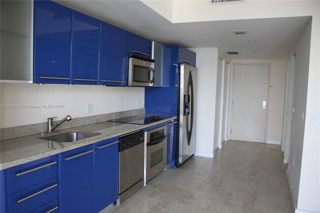 Foto del edificio - 185 SW 7th St