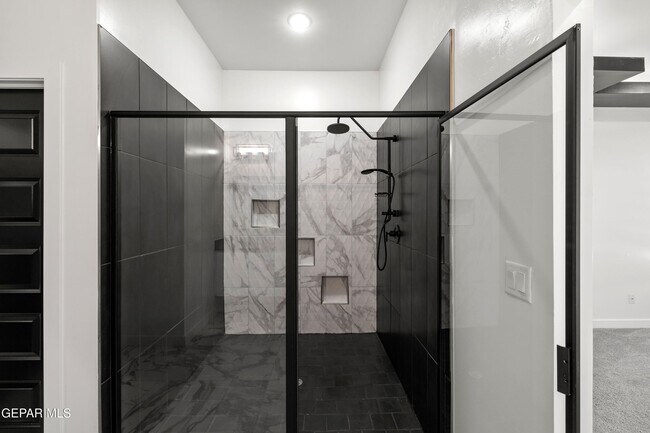 Foto del edificio - 13264 Coldham St