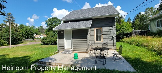 Building Photo - 3 br, 2 bath House - 140 W Mankato St.
