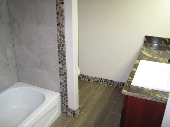 Foto del edificio - Beautiful Modern Home for Rent