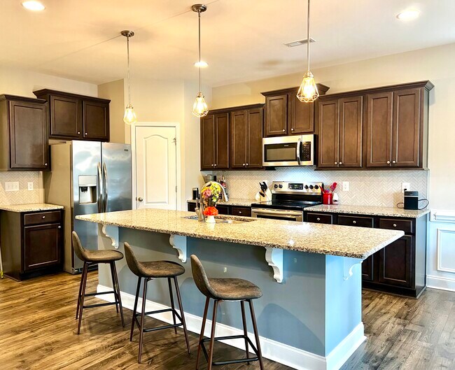 Building Photo - 775 Ave of the Carolinas