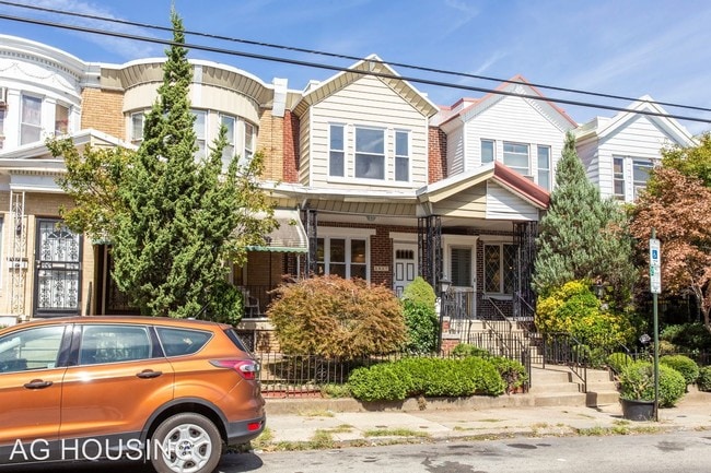Building Photo - 3 br, 1.5 bath House - 5857 Larchwood Ave