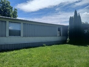 Building Photo - 167 Lake Logan Rd