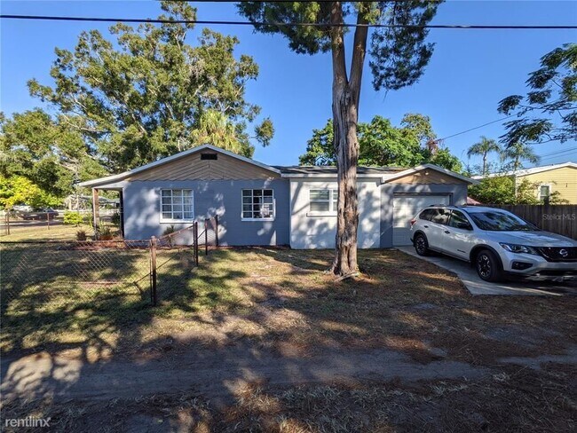 Foto del edificio - 2 br, 1 bath House - 4434 14th Ave S