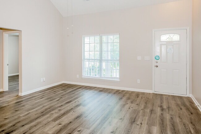 Foto del edificio - 3381 Chadbury Dr NW