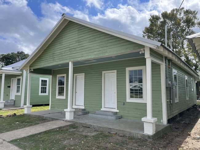 Exterior Photo of Duplex Unit - 710 Adams St