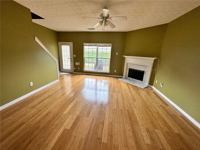 Foto del edificio - 2172 Hawks Bluff Trail NW