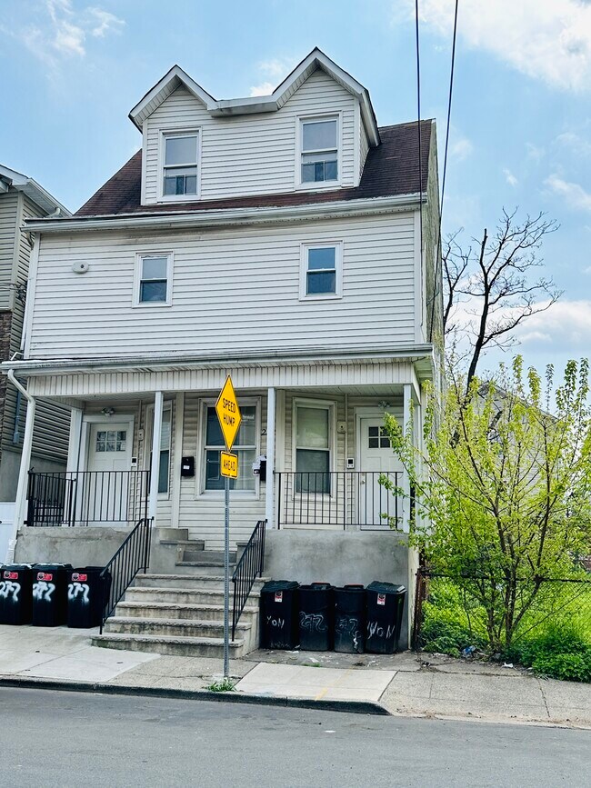 272 W Runyon St Unit 3, Newark, NJ 07108 Apartments in Newark, NJ