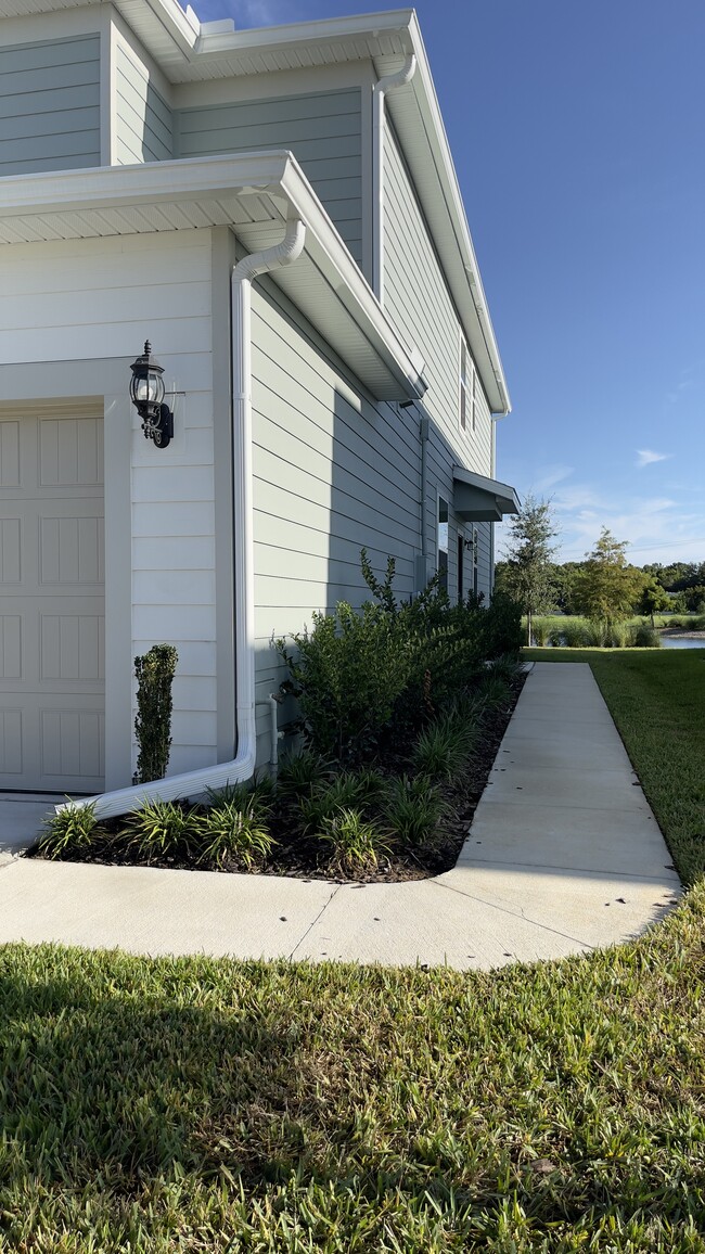 Building Photo - 3156 Emerald Acrs Ln