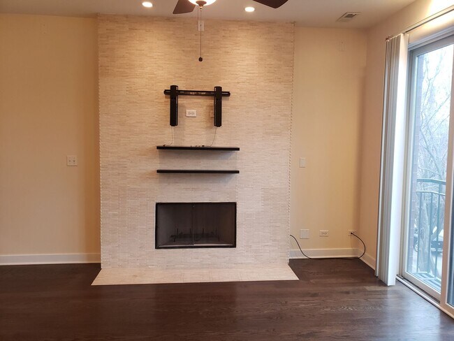 Foto del edificio - 512 S Claremont Ave