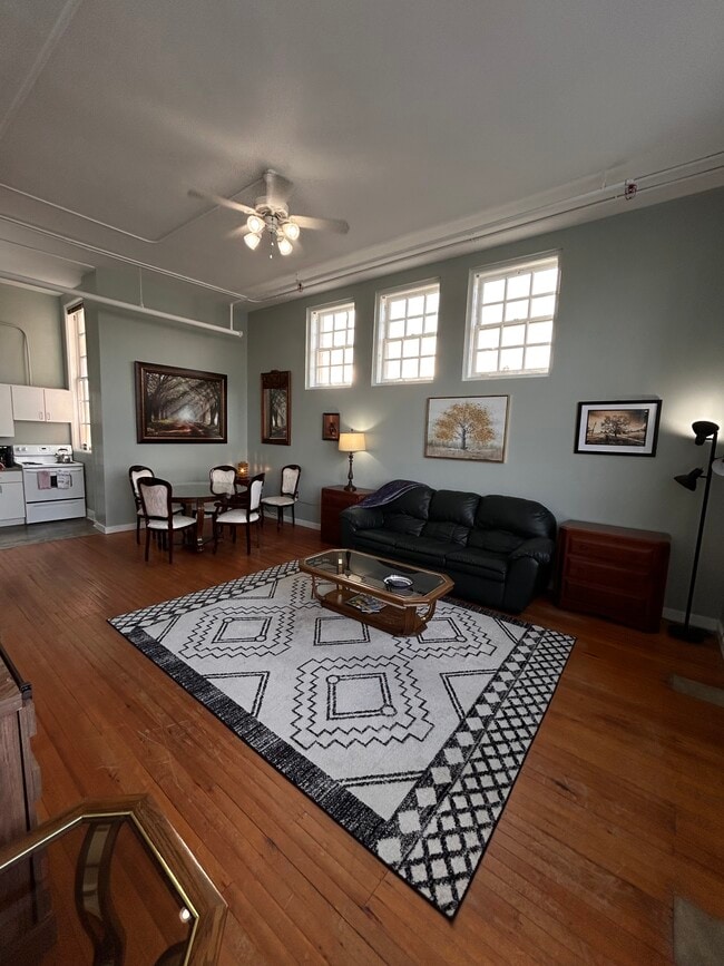 Foto del edificio - 125 Oak Street apartments