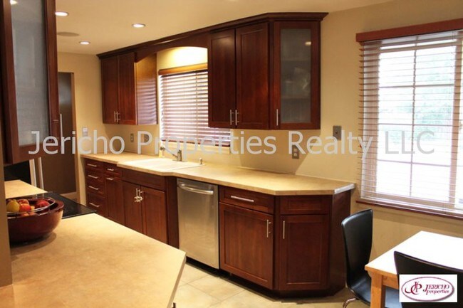 Building Photo - 625 Cody Ct