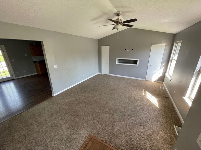 Building Photo - 4BD/3BA Single Family Home