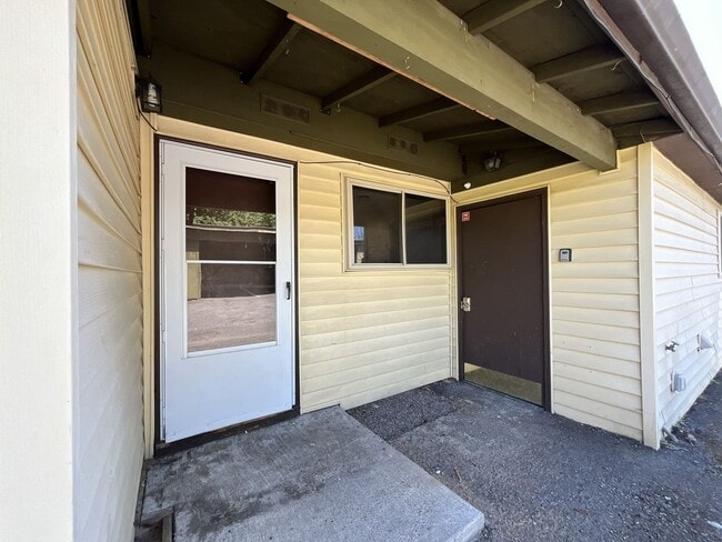 Photo - LOM2437 Apartment