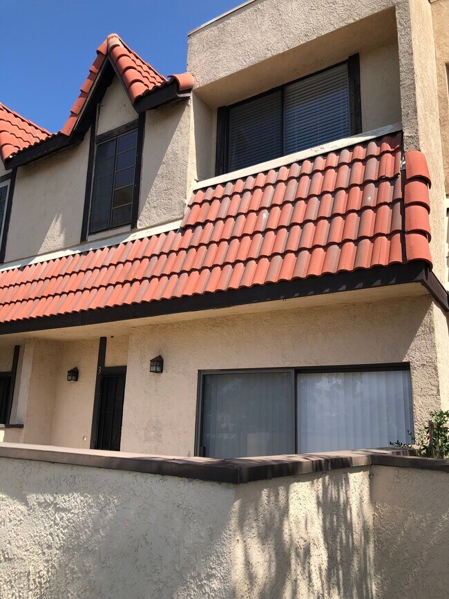 Vivienda amplia y luminosa. - 27607 Nugget Dr