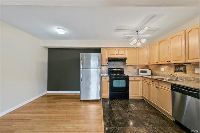 Building Photo - 10427 Briarbend Dr