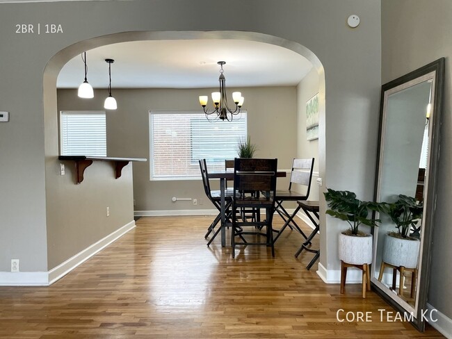 Building Photo - 2 Bedroom with Breakfast Bar at Roanoke Plaza