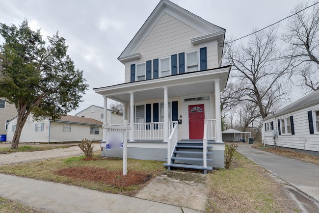 Building Photo - Olinger Apartments