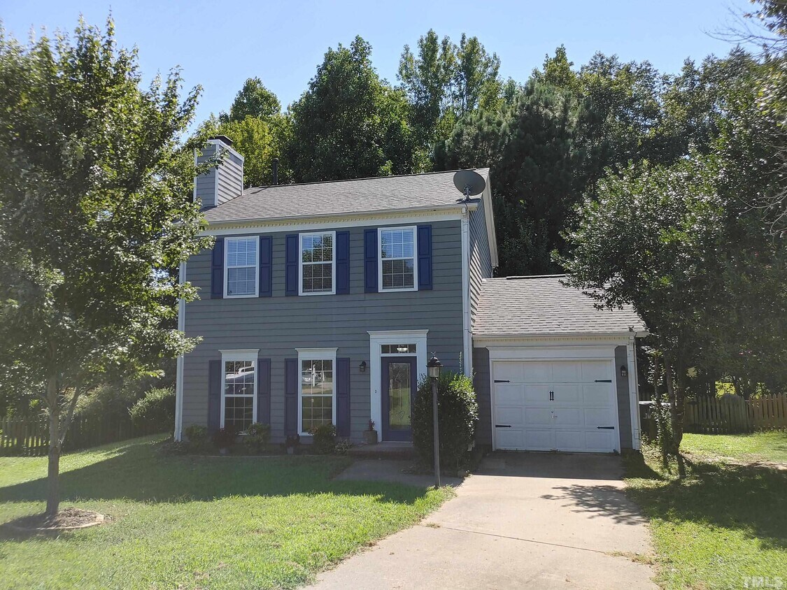 Foto principal - 329 Hallwood Ct