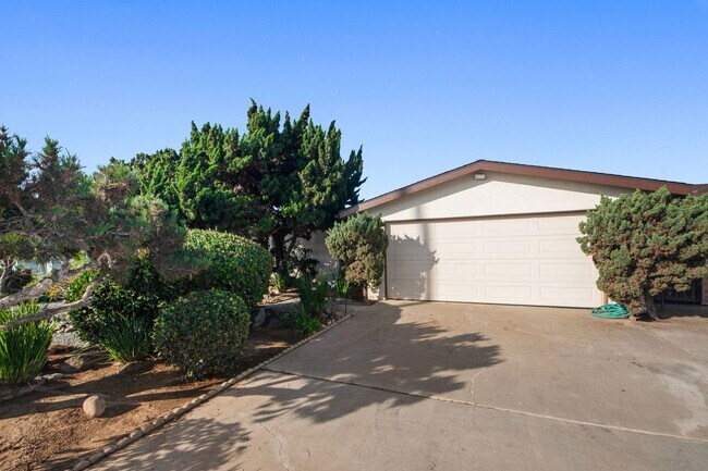 Foto del edificio - Available Now! Spacious 3BR, 2BA, 1,76sq.f...