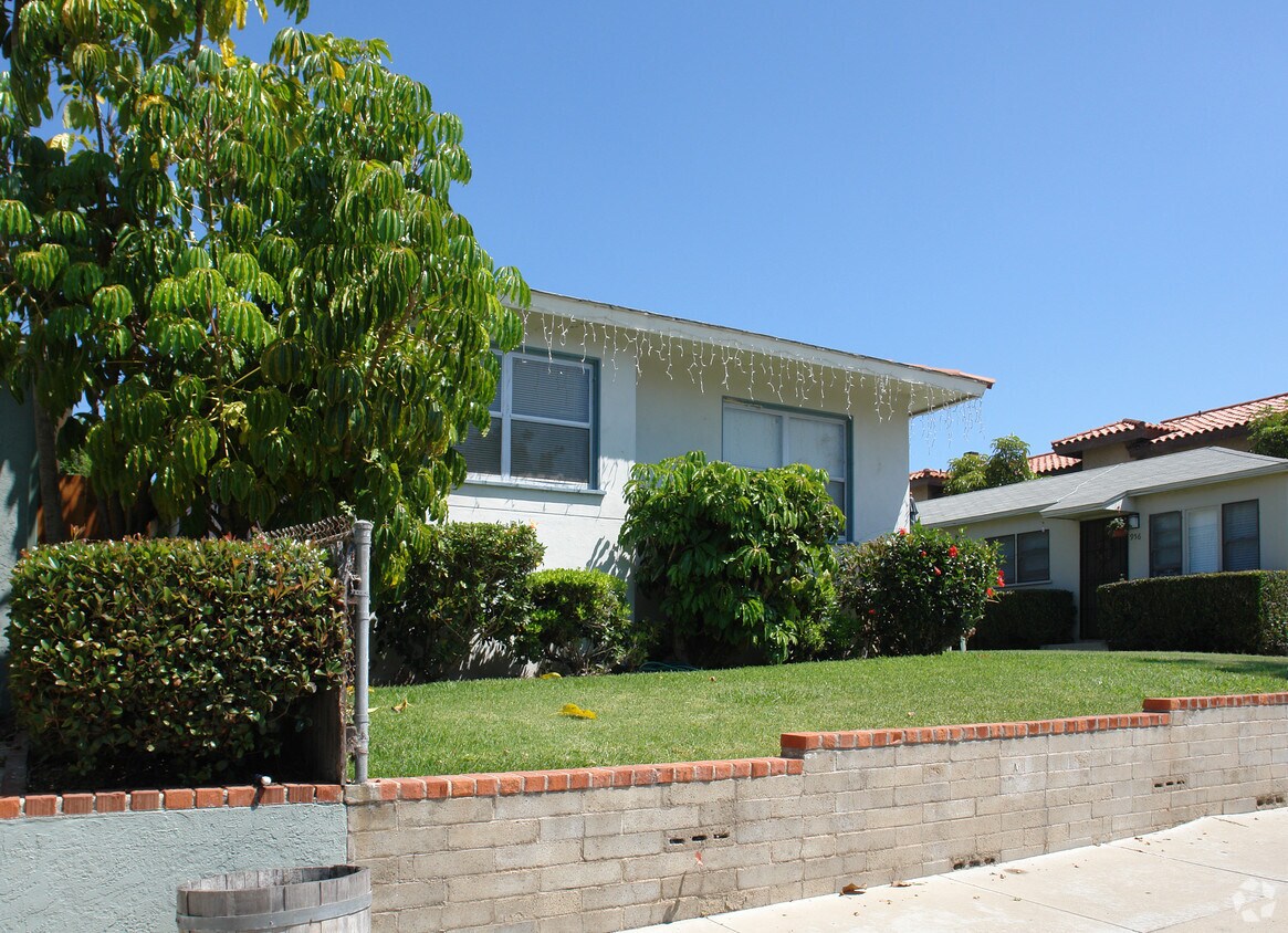 Building Photo - 950 Opal St