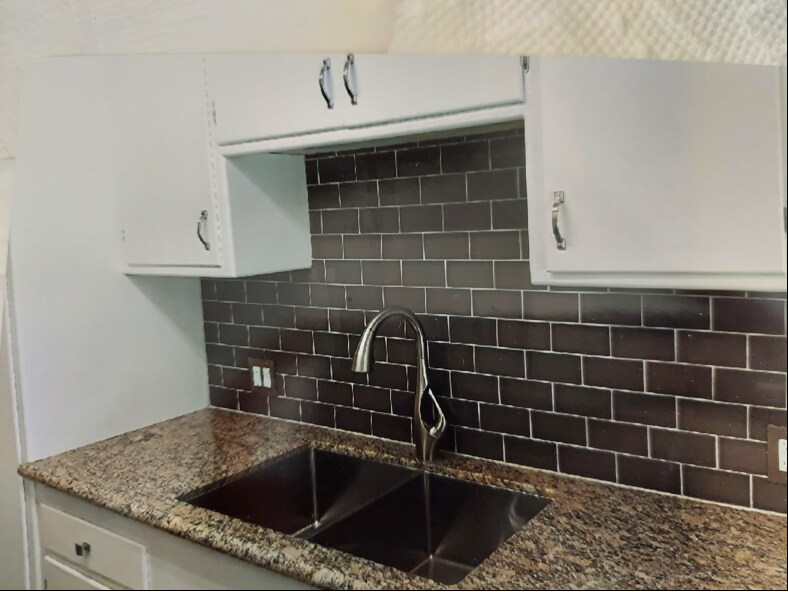 Building Photo - 2801 Via San Delarro