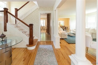 Building Photo - 57 E Lake St