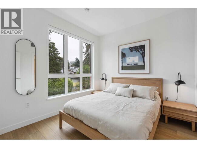 Building Photo - 710 Dogwood St