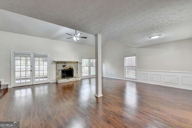 Building Photo - 200 Pine Bridge Trail