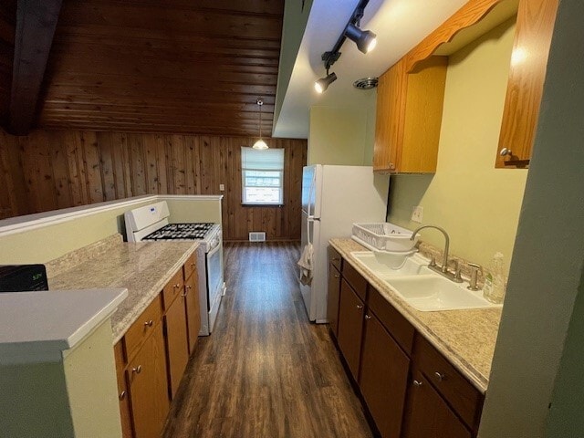Kitchen Area - 26 Flower St
