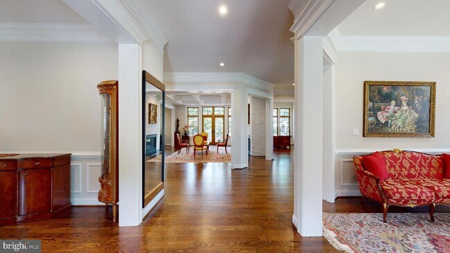 Foto del edificio - 7202 Churchill Rd