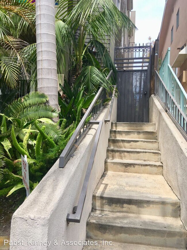 Foto del edificio - 109 Mira Mar Ave