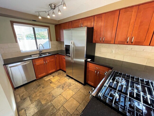 Building Photo - 3 br, 1.5 bath House - 7929 SW Skyhar Dr.