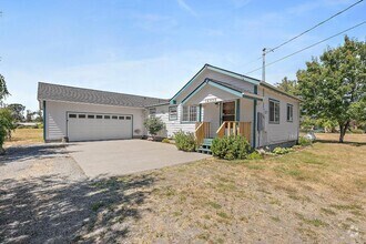 Building Photo - 16920 Flume Rd SE