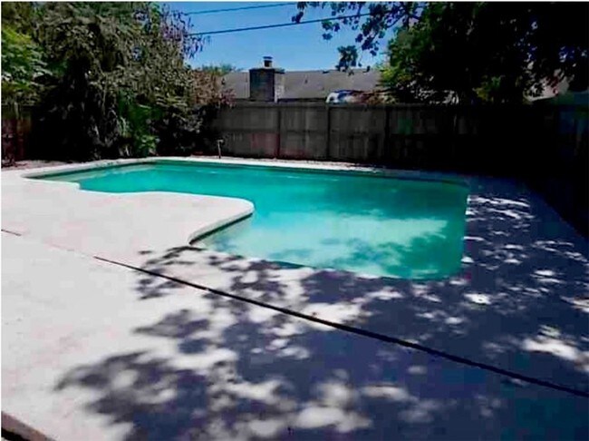 Foto del edificio - 4134 Sierra St