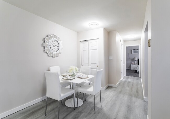 Foto del edificio - 311-313 N Sycamore Ave